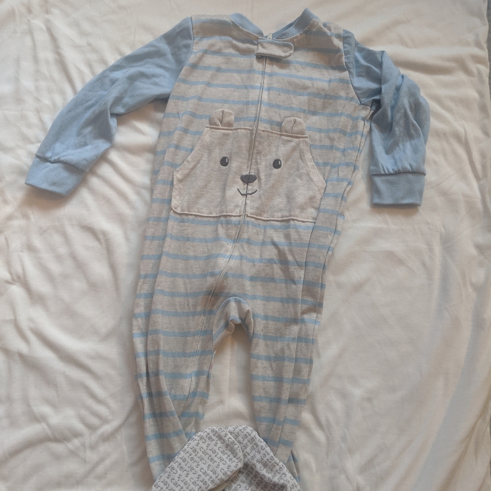 Brand New carter's Footsie 24 mon